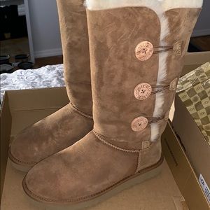 UGG bailey button triplet